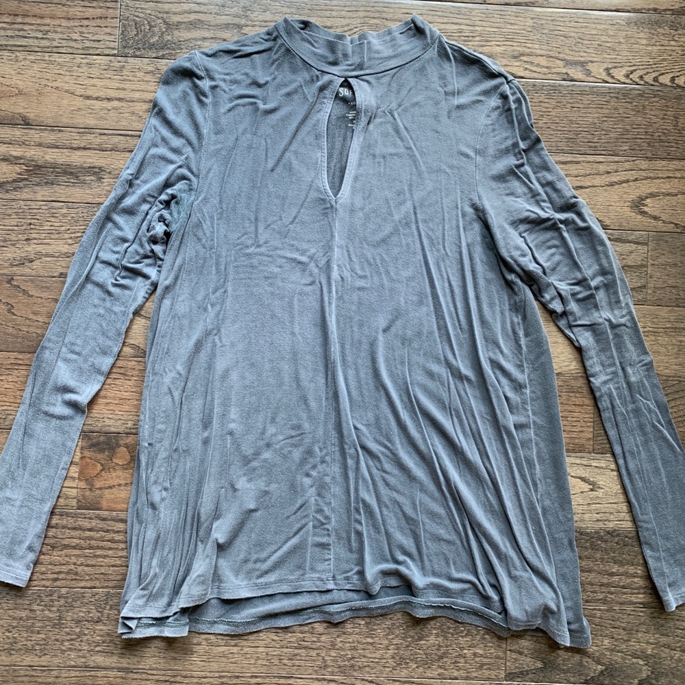 Keyhole top